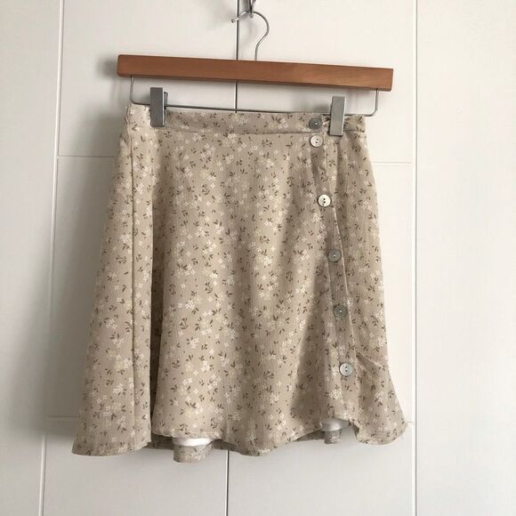 3/$25 Ardene A line skirt - Picture 1 of 4